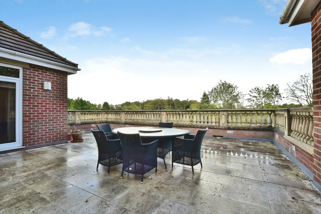 Hale Road, Hale Barns, WA15, photo 9