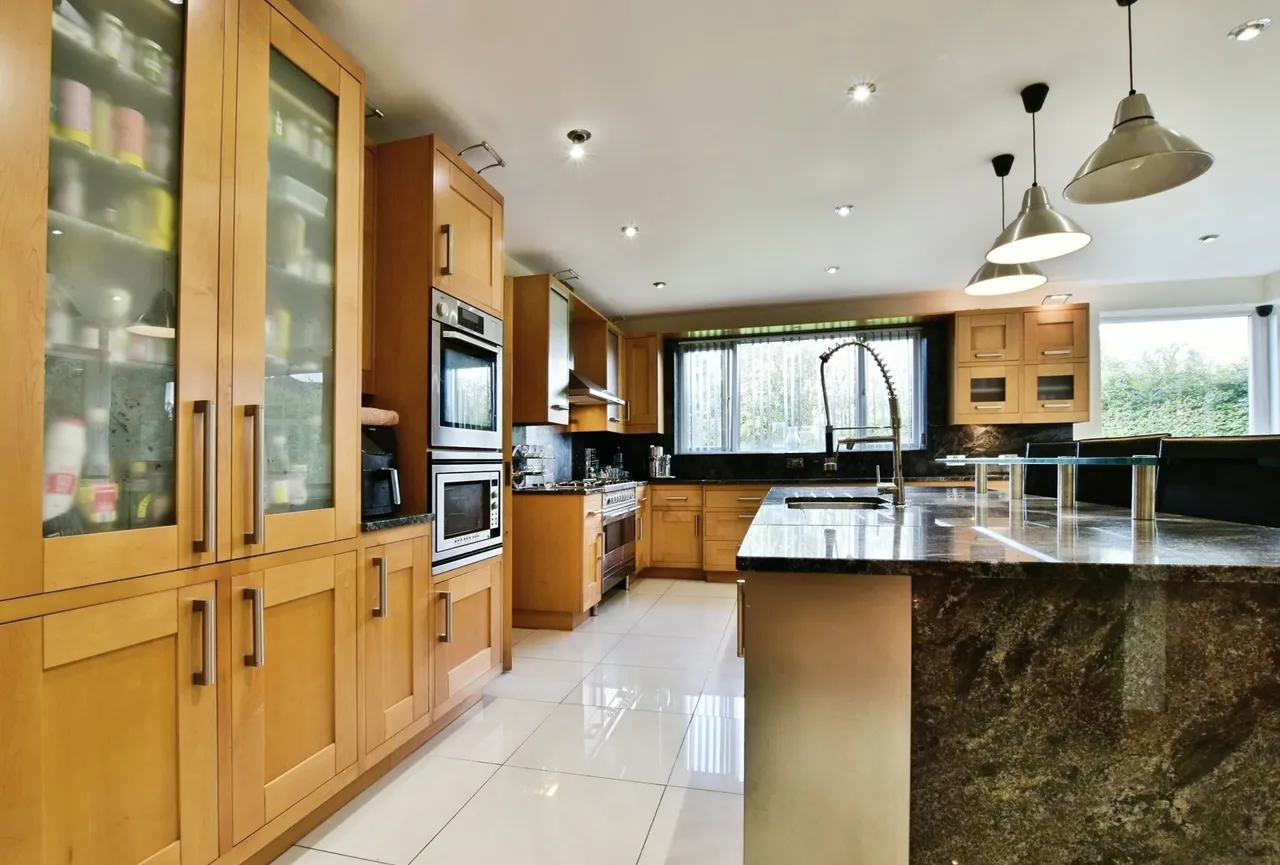 Hale Road, Hale Barns, WA15, photo 41