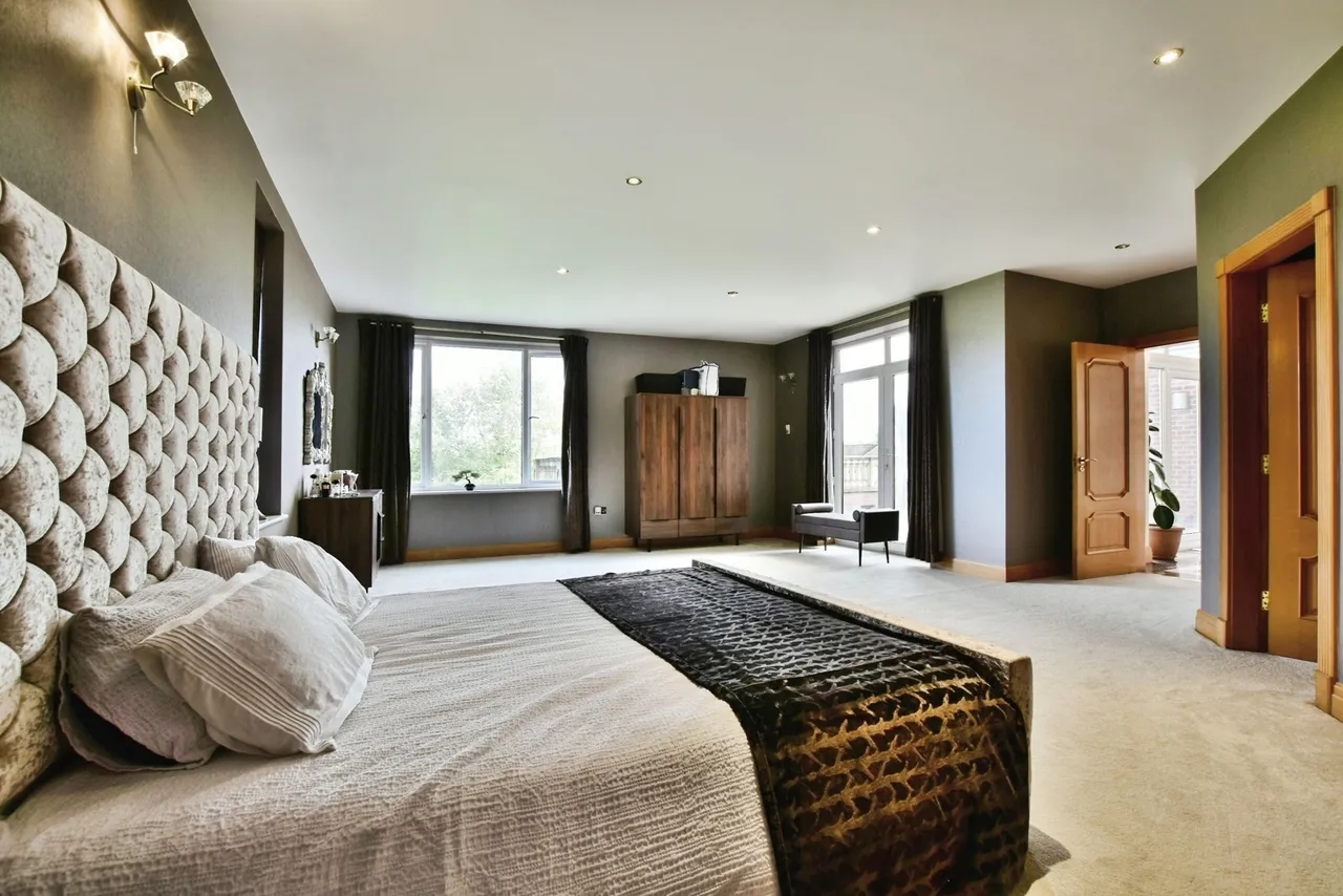 Hale Road, Hale Barns, WA15, photo 10