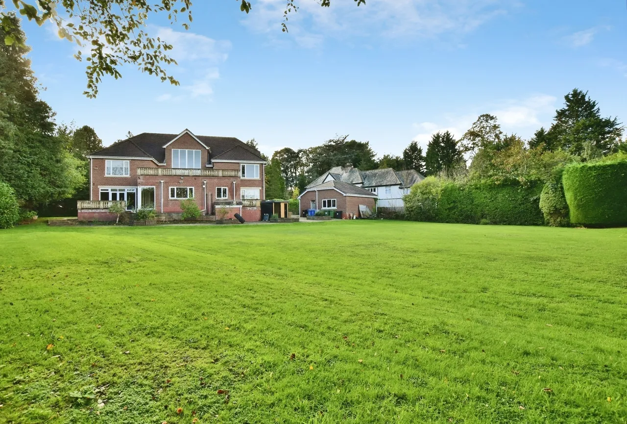 Hale Road, Hale Barns, WA15, photo 27