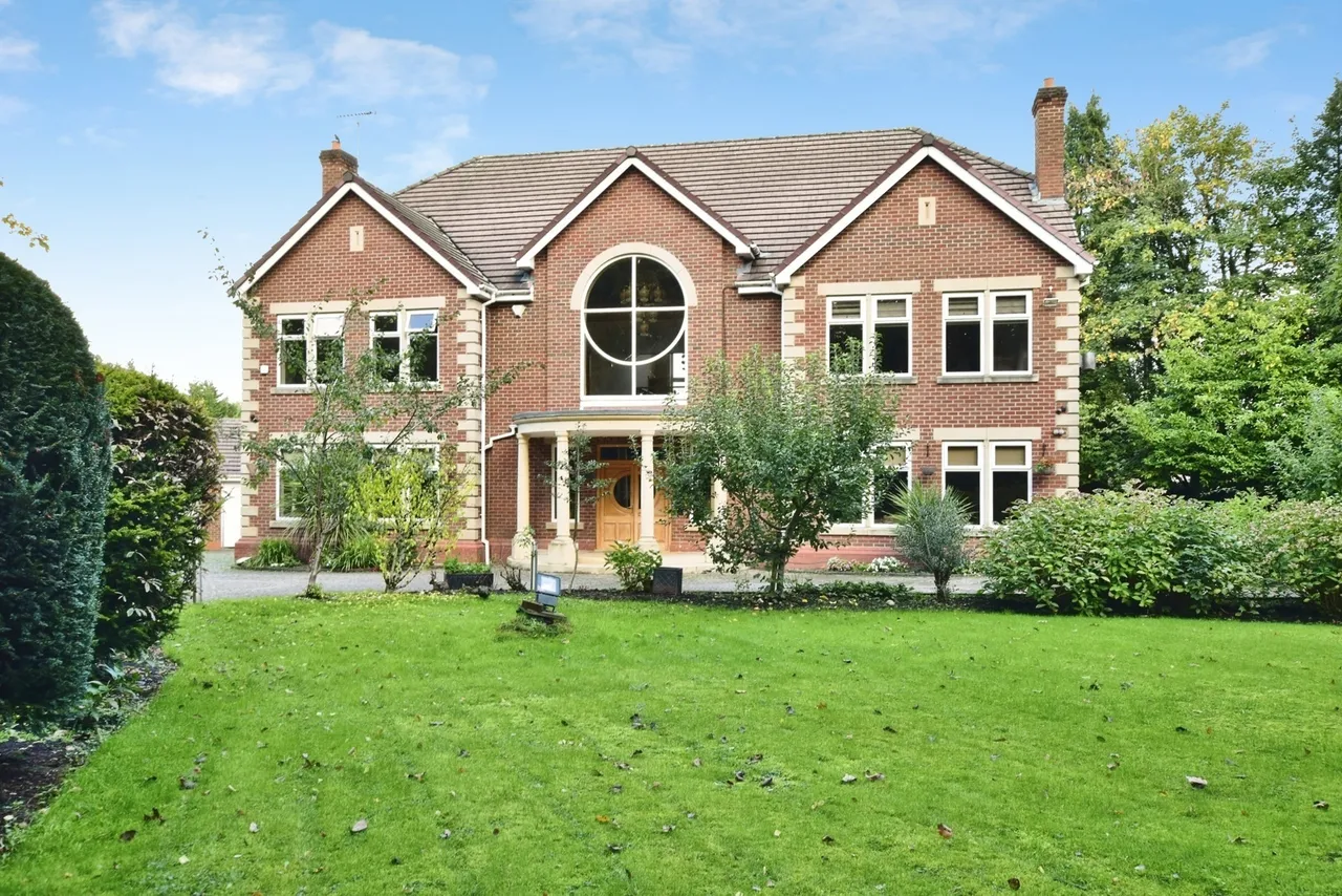 Hale Road, Hale Barns, WA15, photo 26