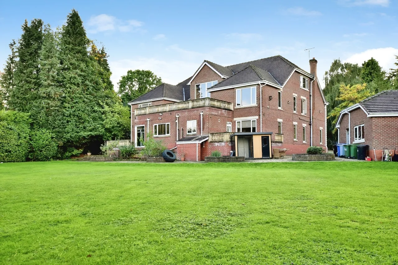 Hale Road, Hale Barns, WA15, photo 23