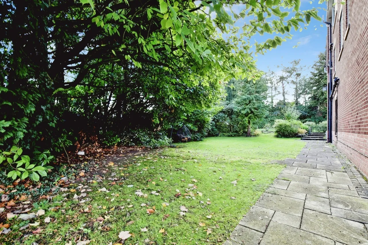 Hale Road, Hale Barns, WA15, photo 50