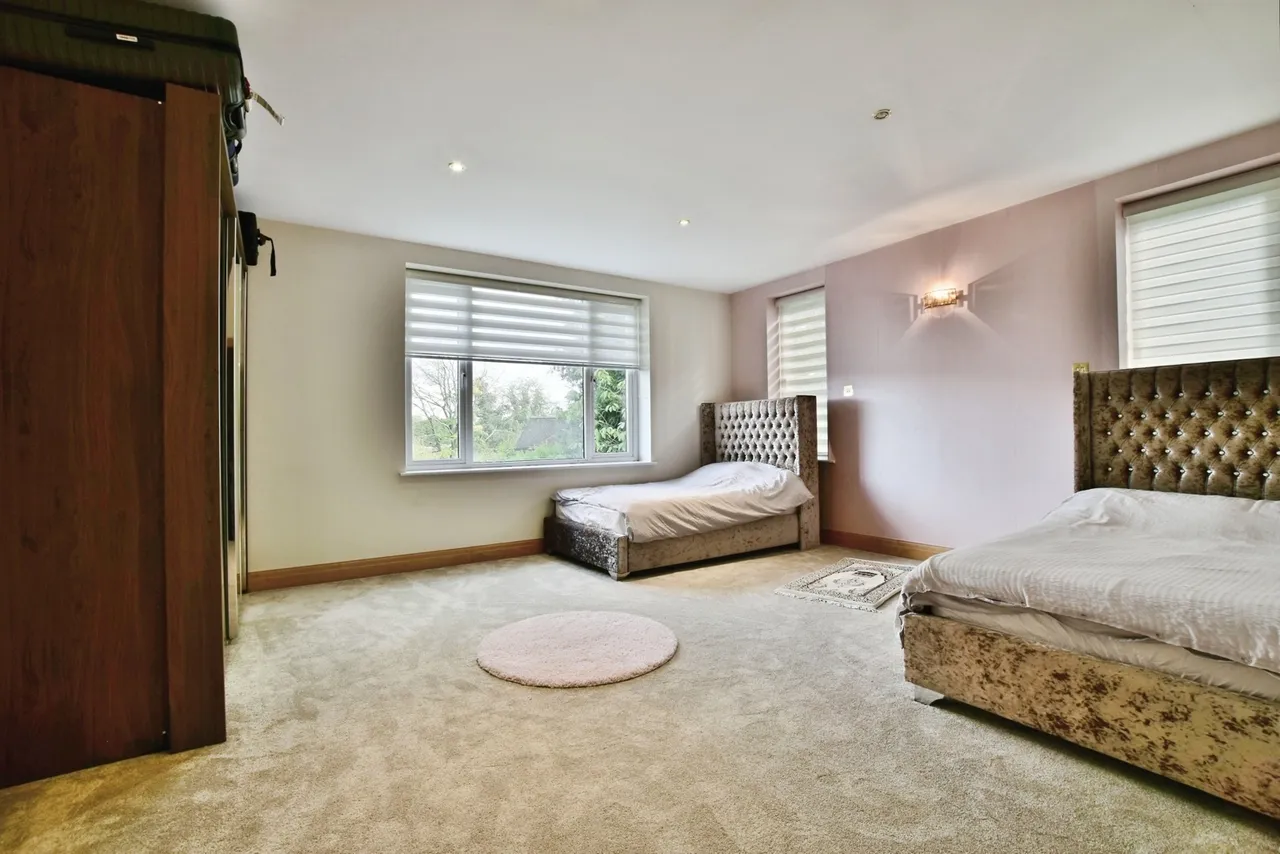 Hale Road, Hale Barns, WA15, photo 32