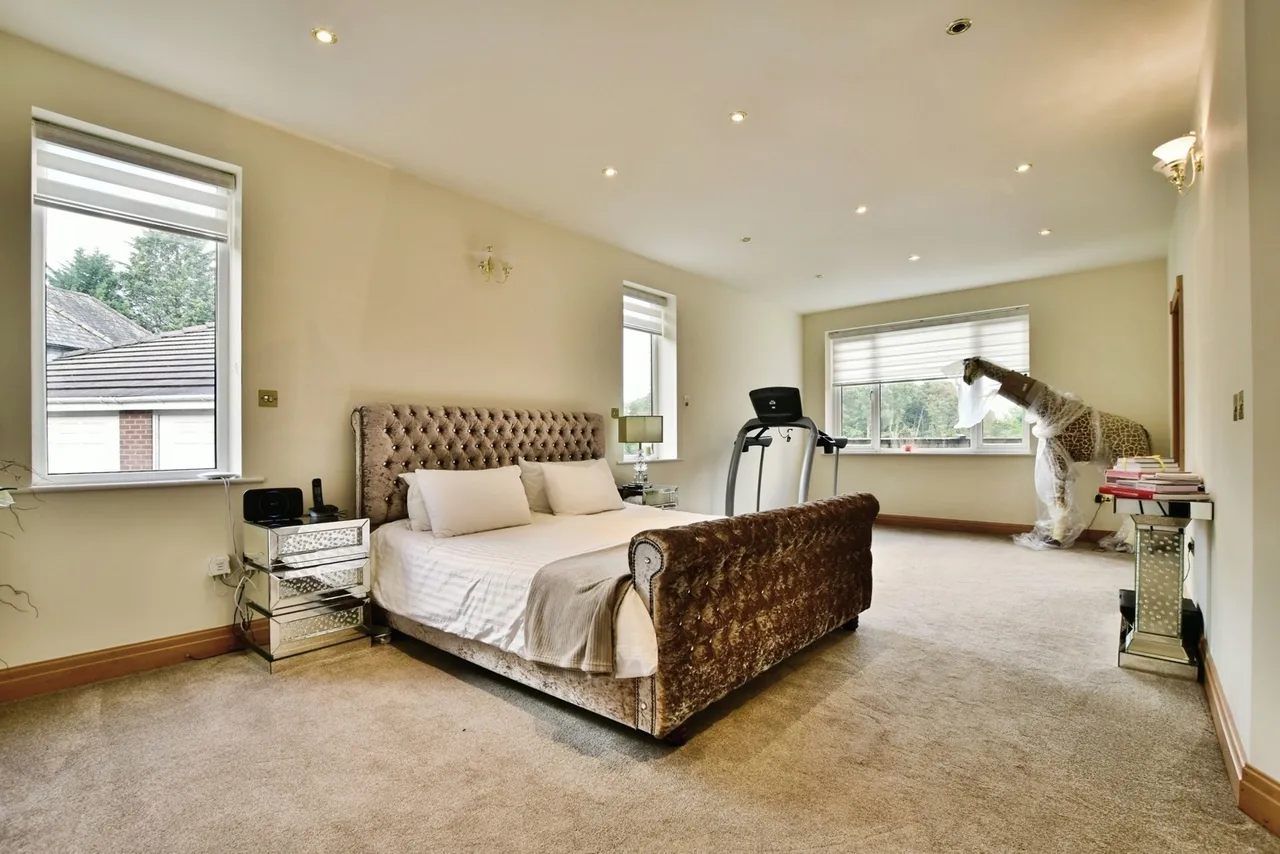 Hale Road, Hale Barns, WA15, photo 29