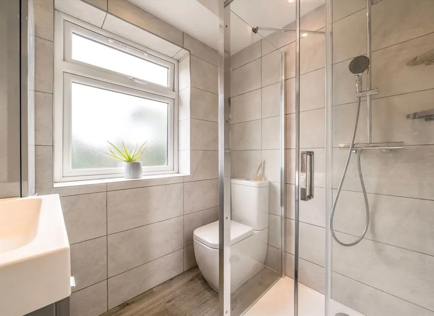 Downing Drive, Greenford, UB6, photo 9