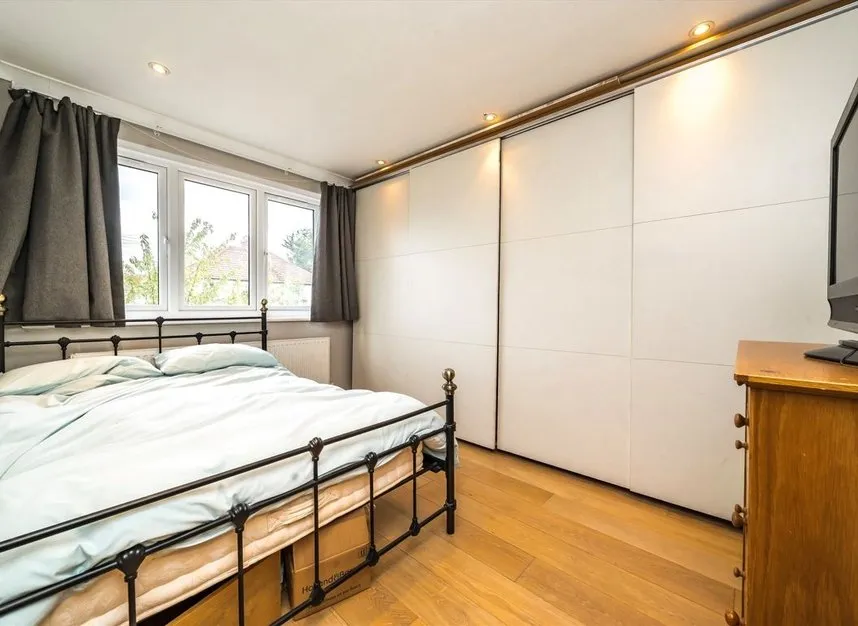 Downing Drive, Greenford, UB6, photo 7