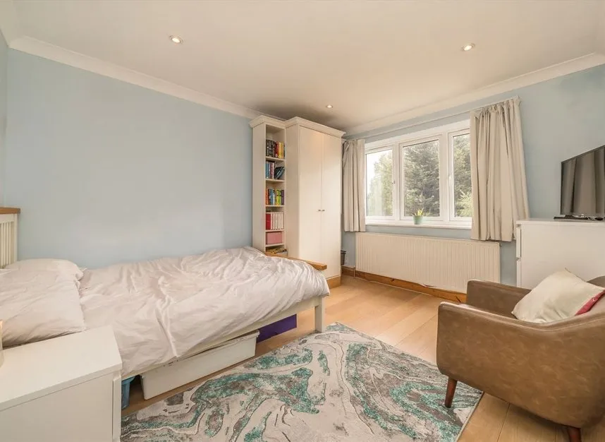 Downing Drive, Greenford, UB6, photo 6