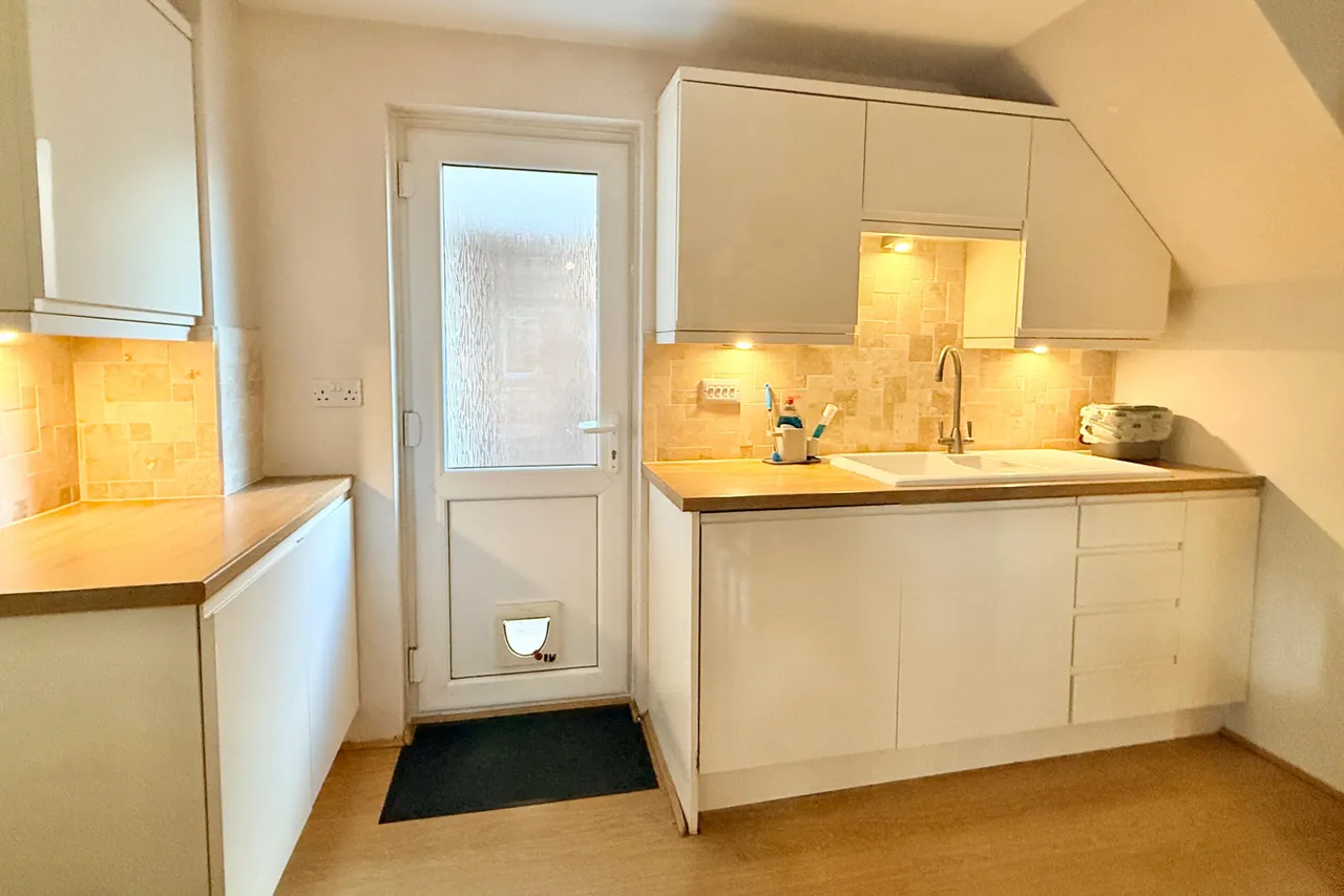 Ringwood, BH24, photo 8