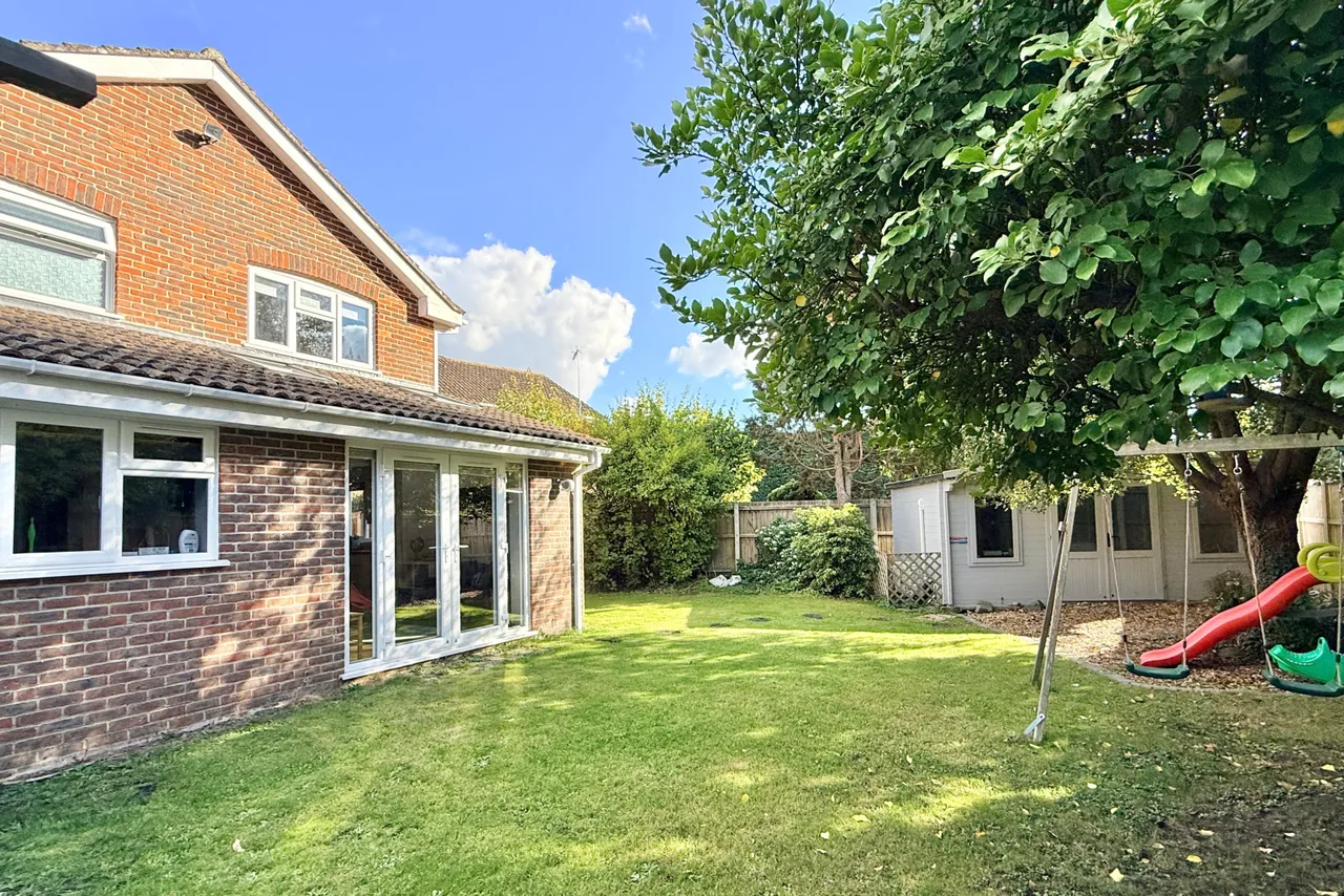 Ringwood, BH24, photo 20