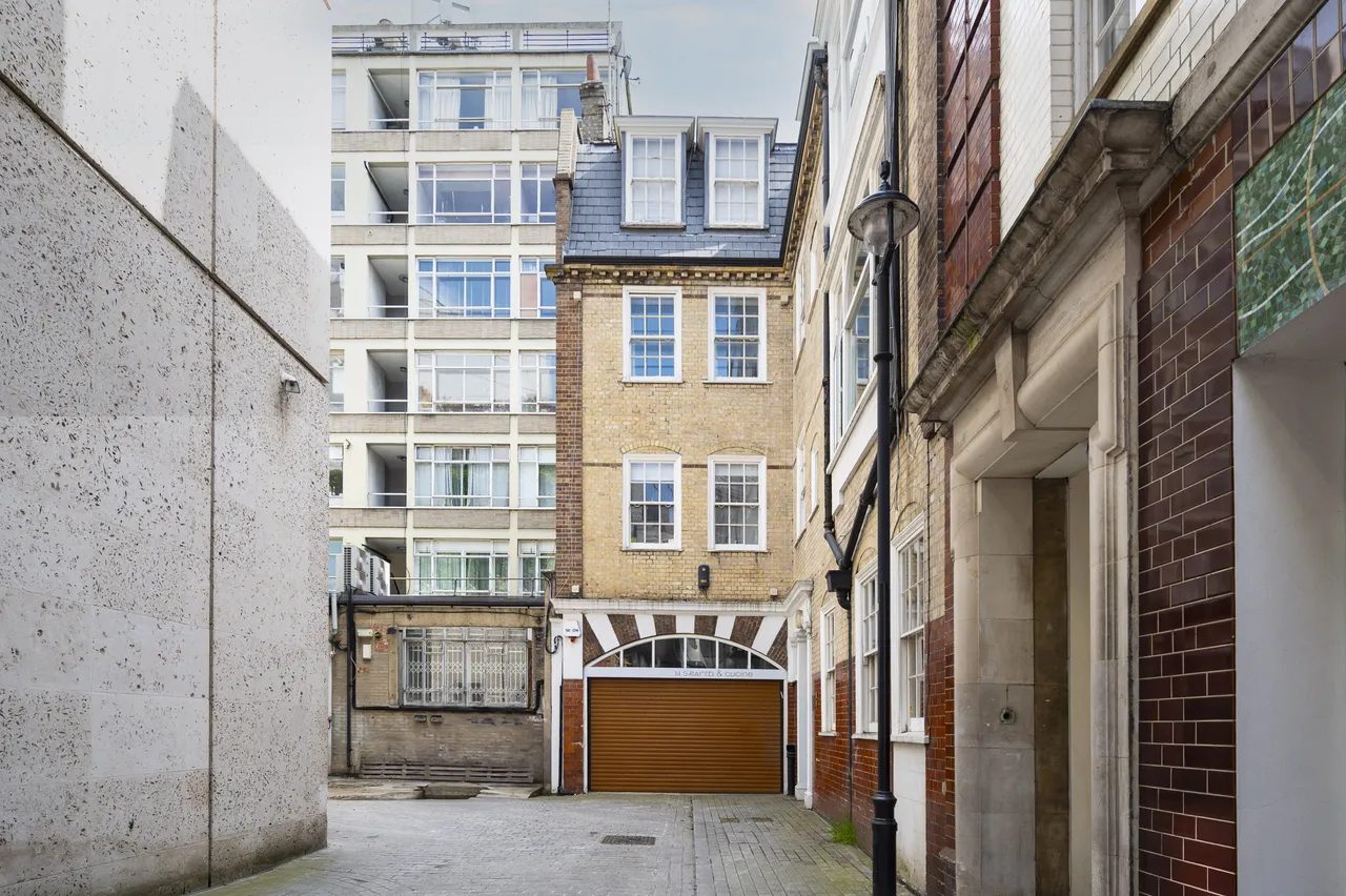 A Swan House, 5 All Souls Place, London, photo 6