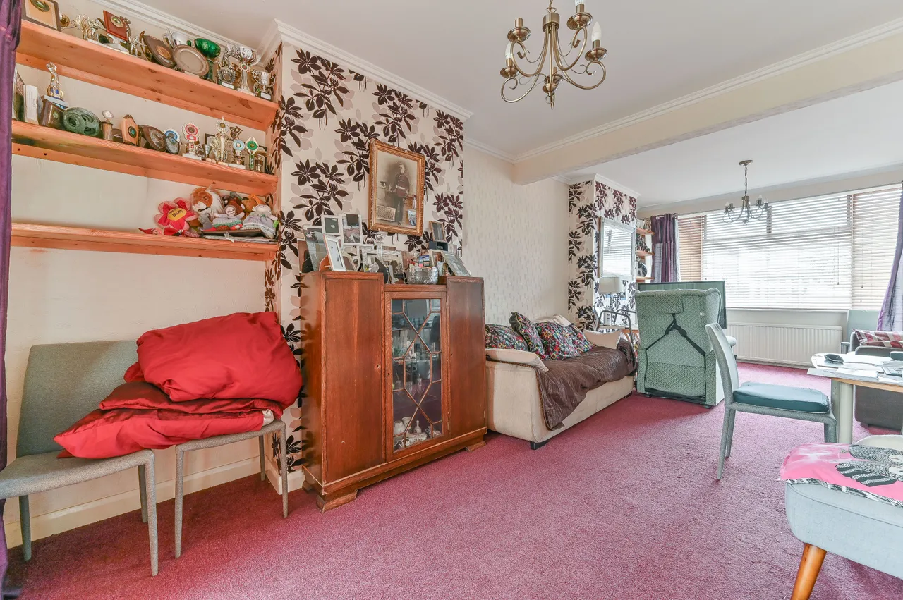 124 Ardrossan Gardens, Worcester Park, photo 4