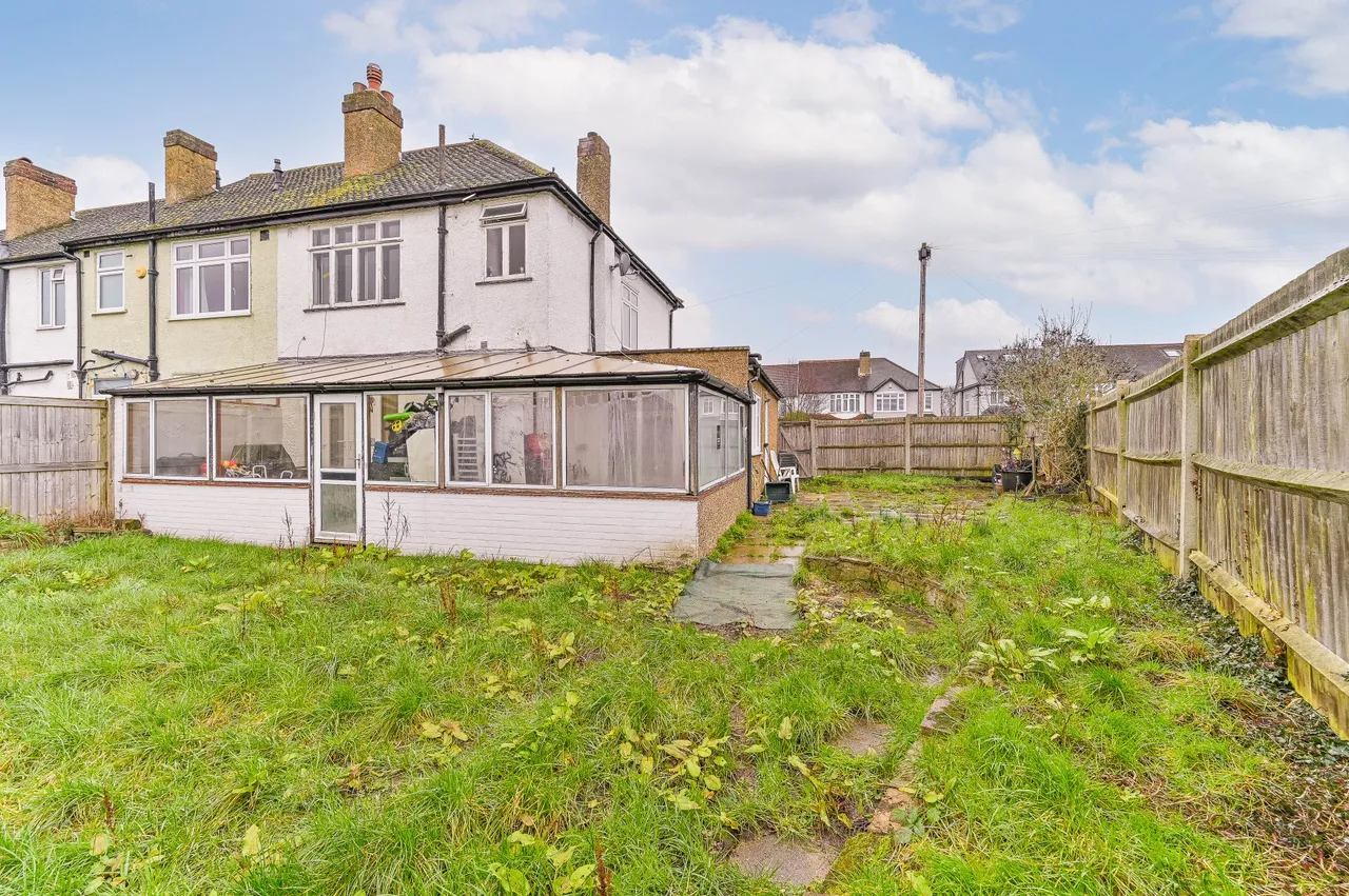 124 Ardrossan Gardens, Worcester Park, photo 8