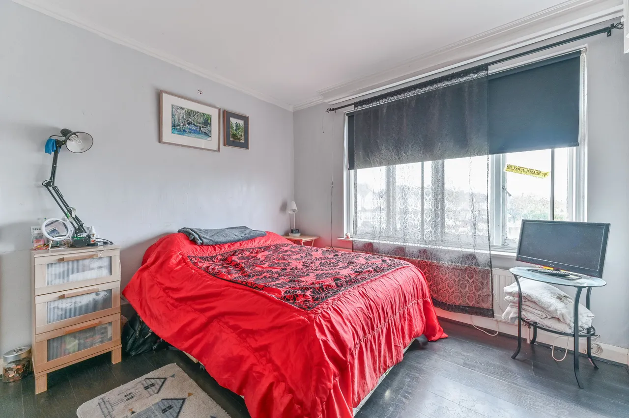 124 Ardrossan Gardens, Worcester Park, photo 10