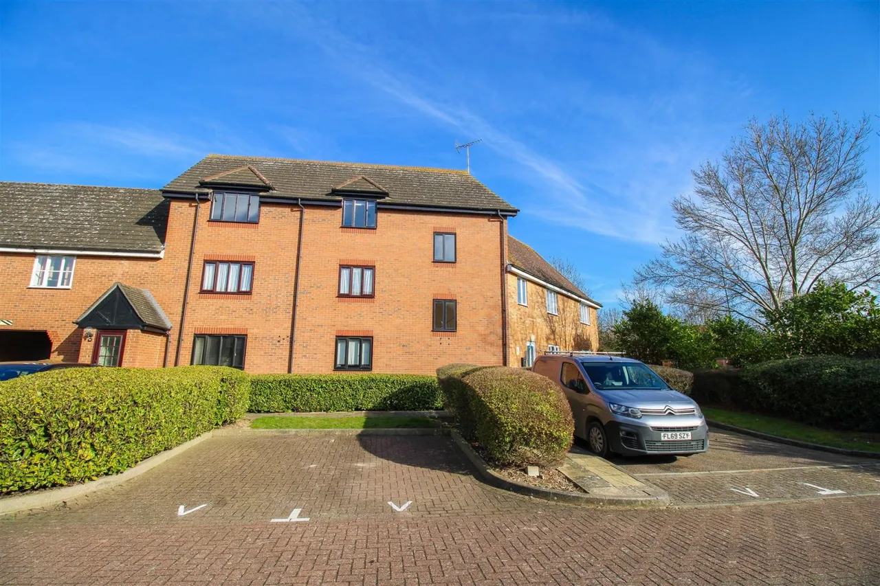 1 bed flat to rent, Aynsley Gardens, Church Langley, CM17