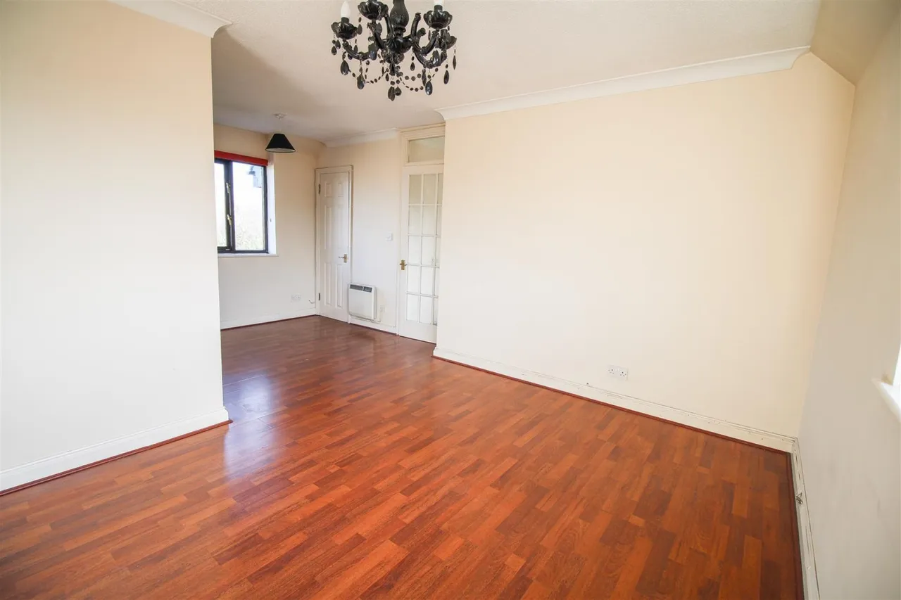 Aynsley Gardens, Church Langley, CM17, photo 7