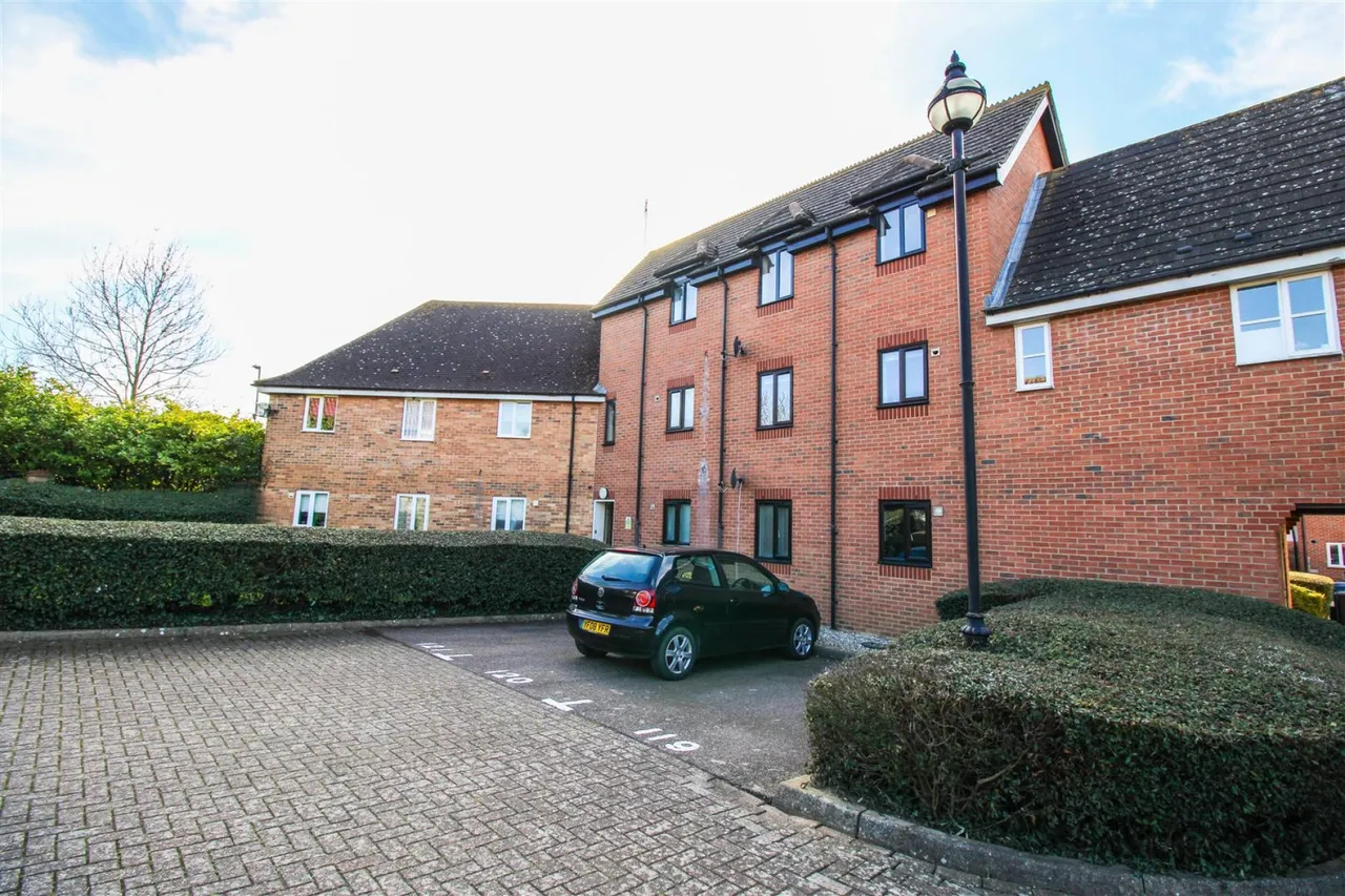 Aynsley Gardens, Church Langley, CM17, photo 8