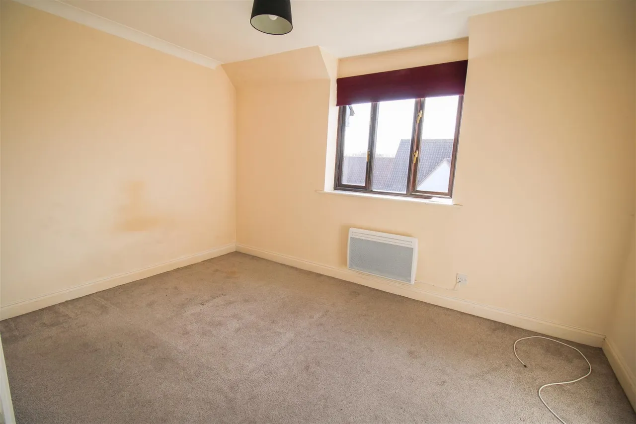 Aynsley Gardens, Church Langley, CM17, photo 5
