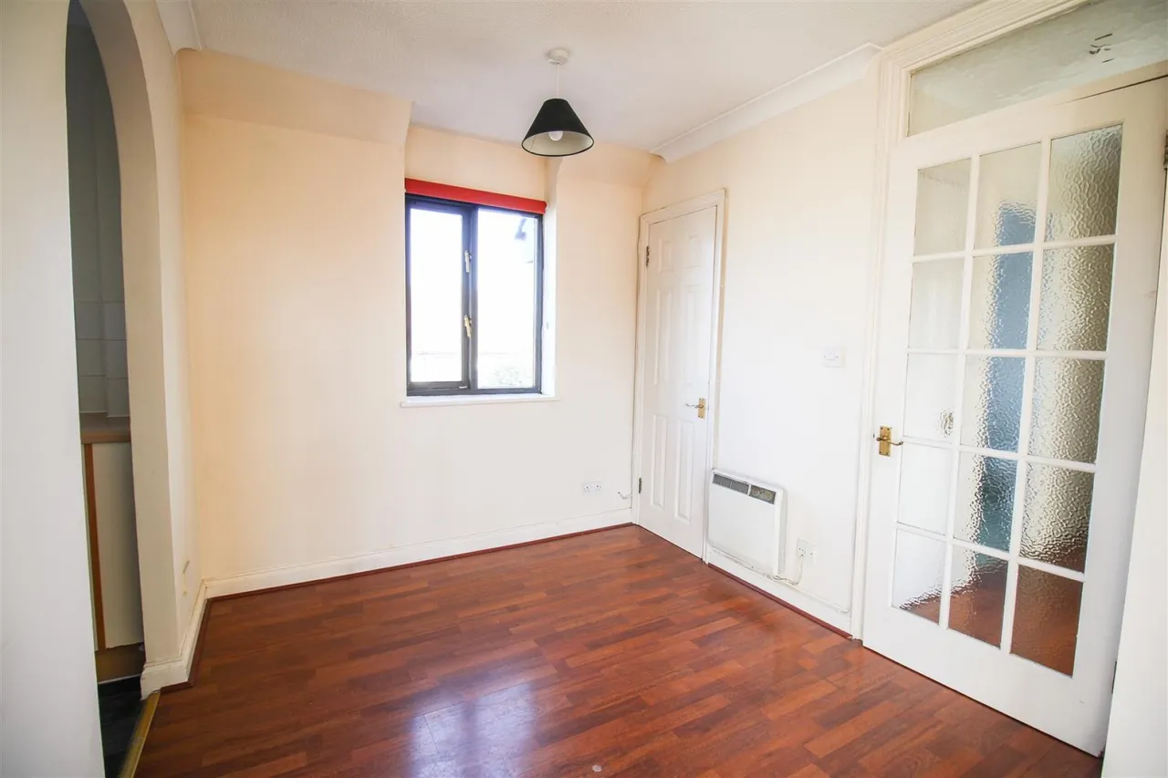 Aynsley Gardens, Church Langley, CM17, photo 6
