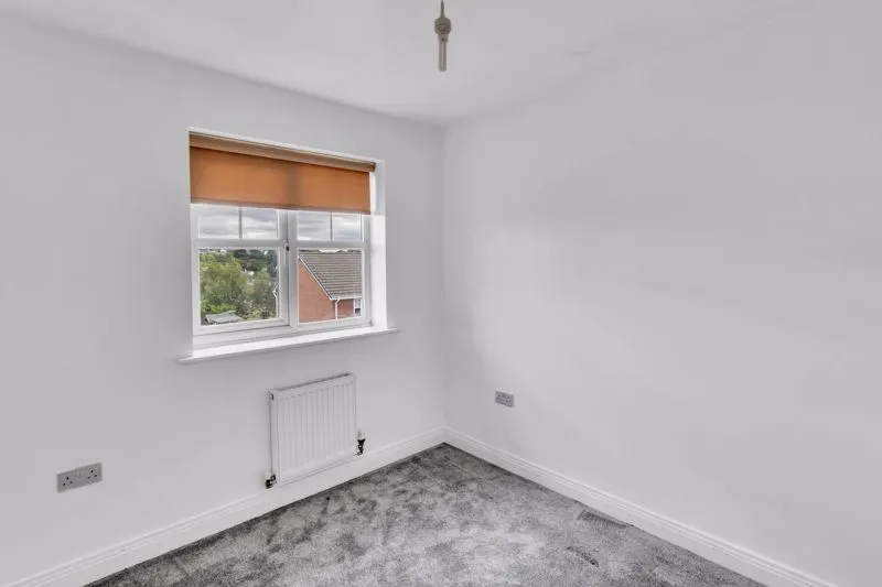 Turnpike Close, Rochdale OL12 6HG, photo 7