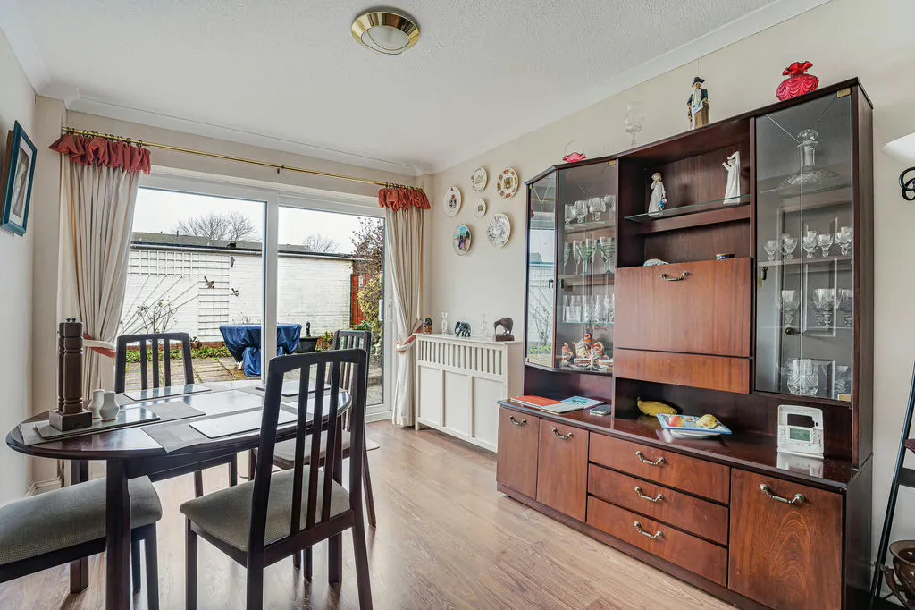 Aberdeen Close, Bletchley, Milton Keynes, Buckinghamshire, MK3 7SR, photo 15