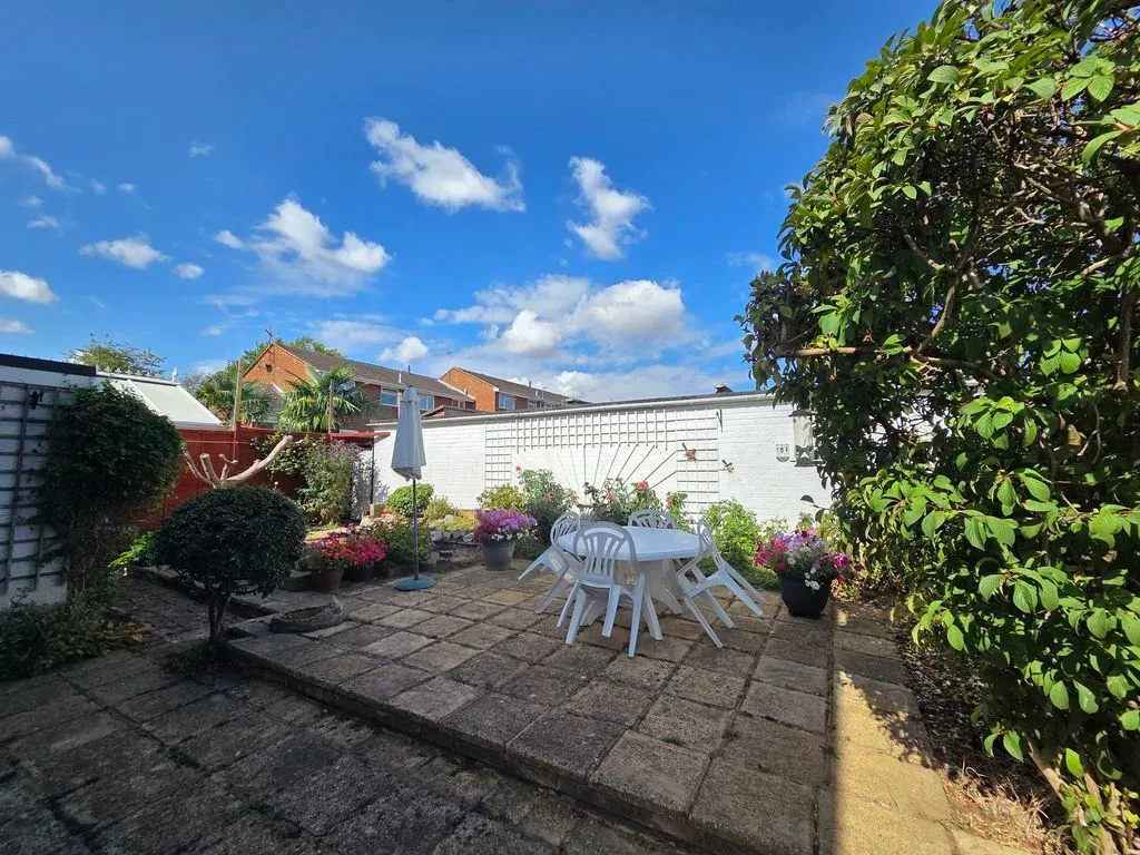 Aberdeen Close, Bletchley, Milton Keynes, Buckinghamshire, MK3 7SR, photo 3