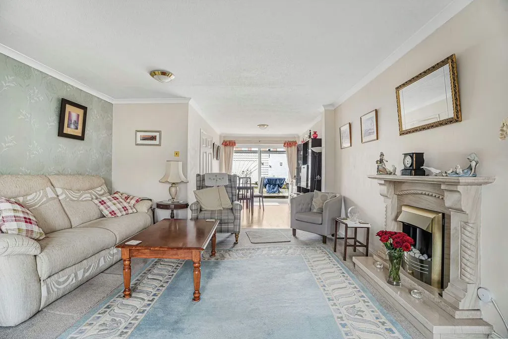 Aberdeen Close, Bletchley, Milton Keynes, Buckinghamshire, MK3 7SR, photo 14