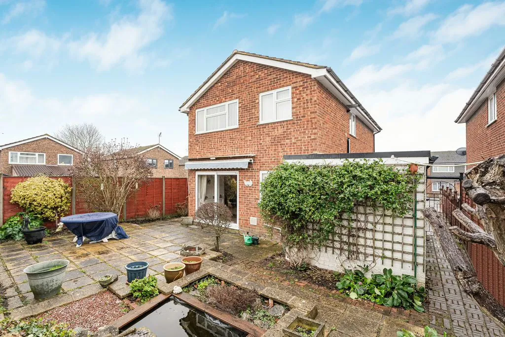 Aberdeen Close, Bletchley, Milton Keynes, Buckinghamshire, MK3 7SR, photo 16