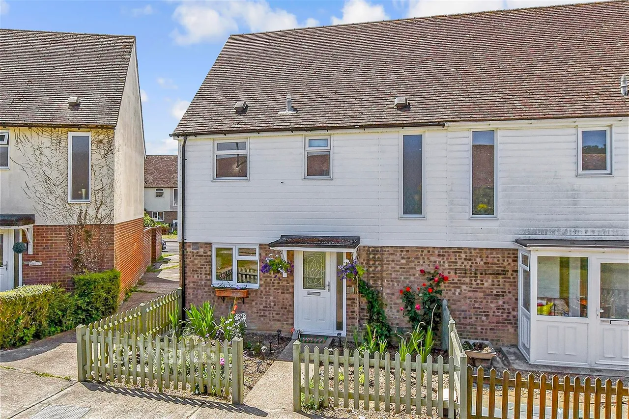 2 bed house for sale, Jubilee Field, Wittersham, TN30