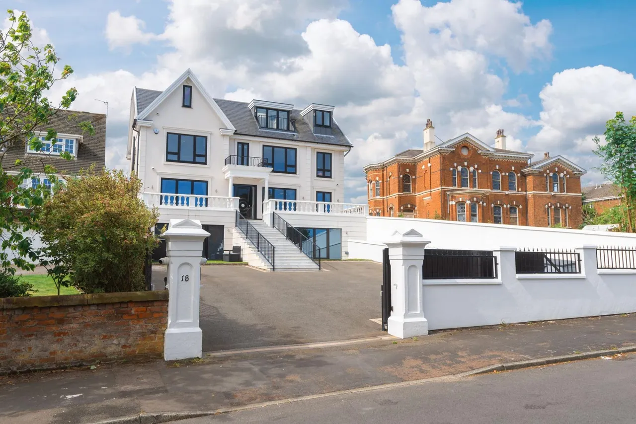4 bed house for sale, Oxford Road, Southport, PR8