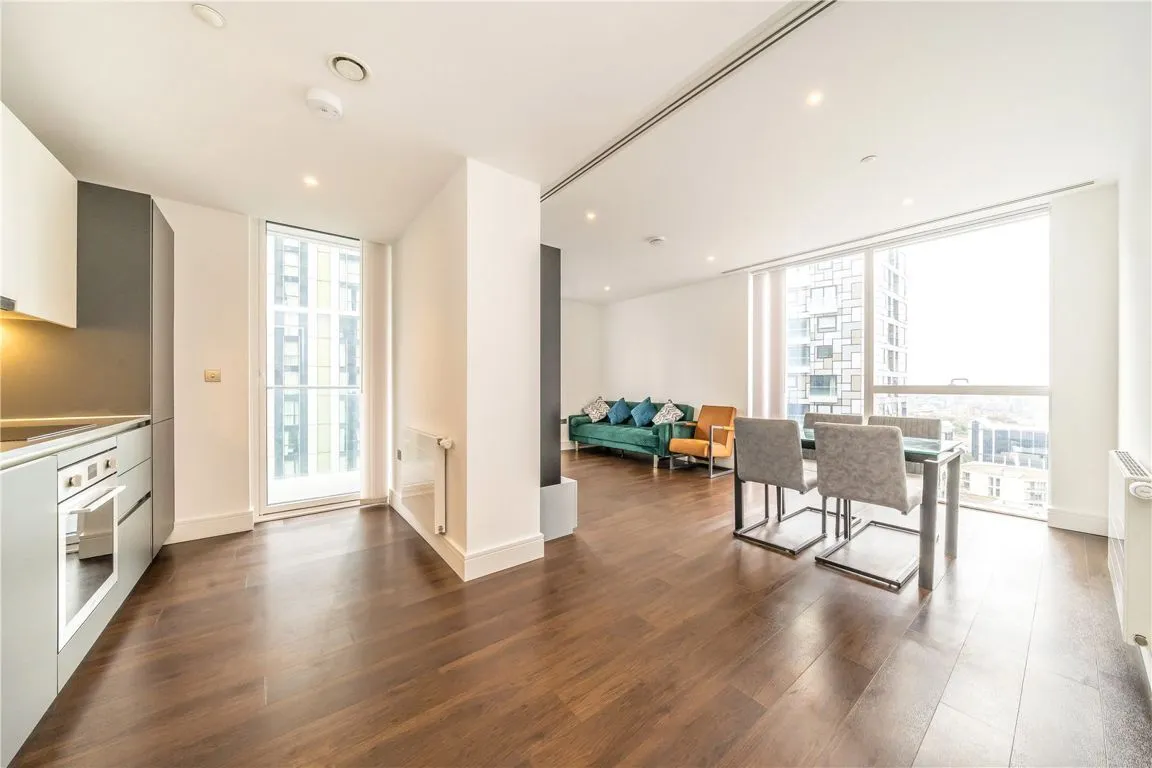 2 bed flat for sale — Harbour Way, London