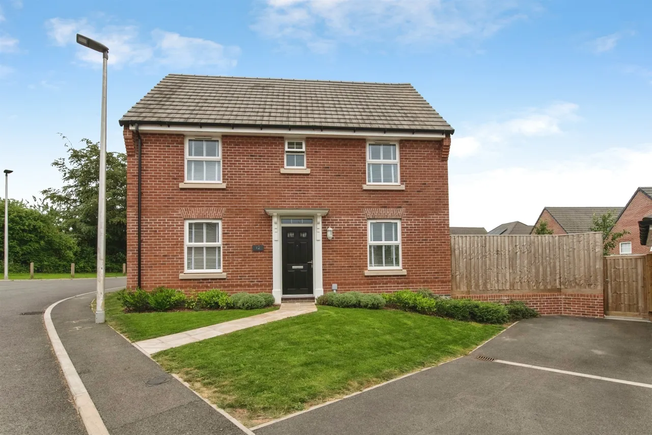 3 bed house for sale, Clarissa Close, Tiverton, EX16