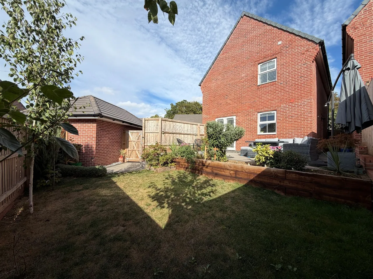 Clarissa Close, Tiverton, EX16, photo 14