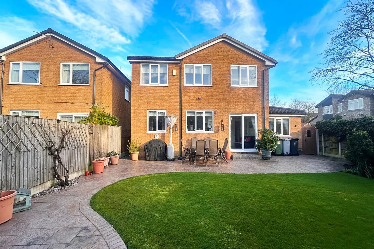 Lindisfarne Drive, Stockport, photo 4