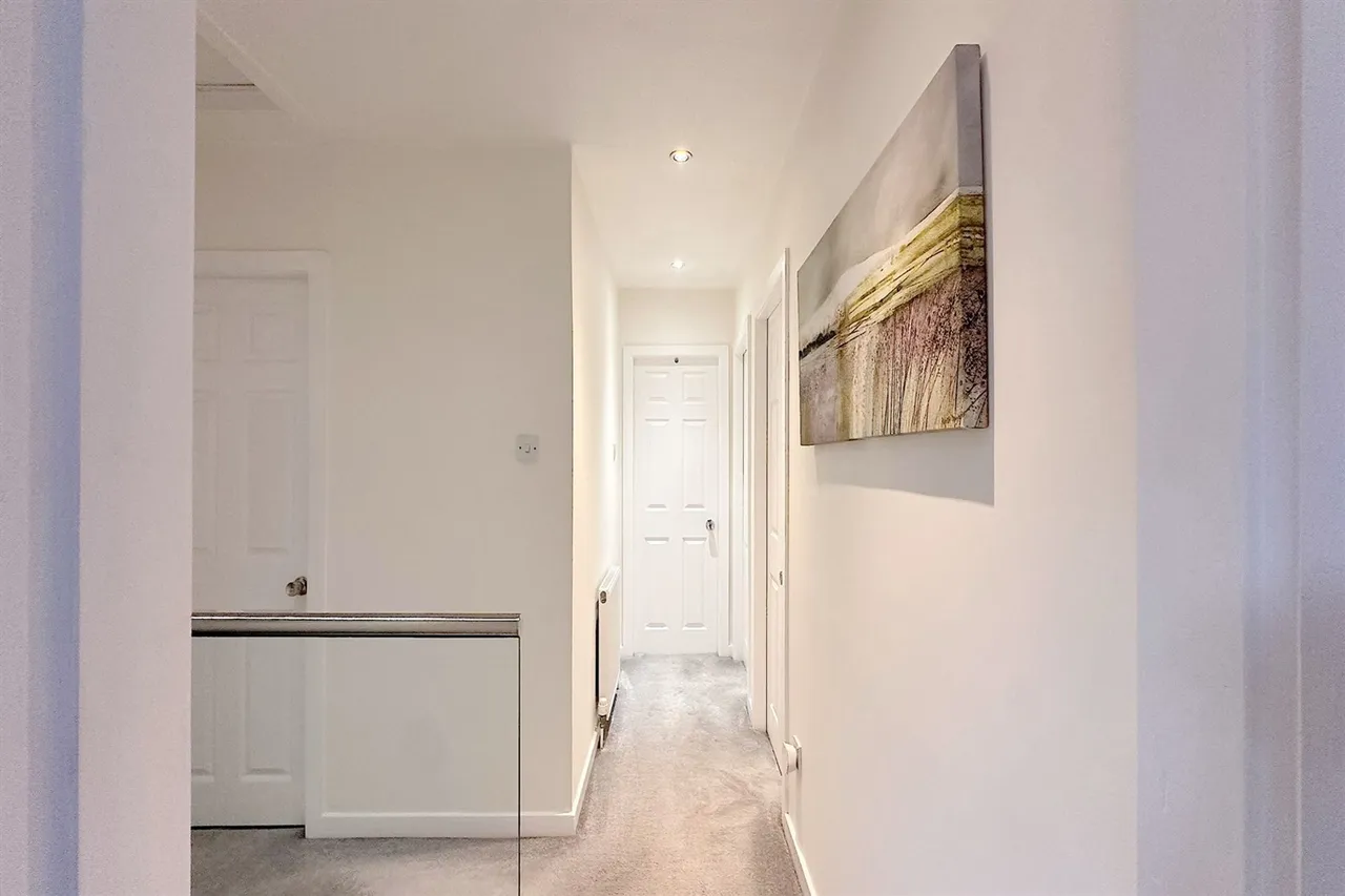 Lindisfarne Drive, Stockport, photo 17