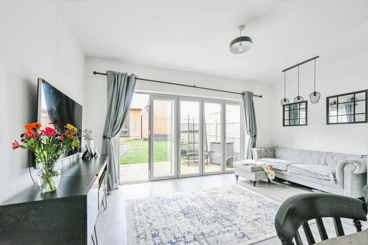 Raven Way, Shrivenham, SN6, photo 8