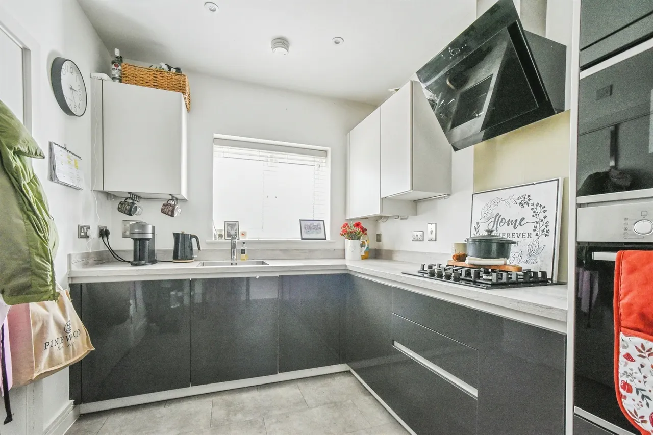 Raven Way, Shrivenham, SN6, photo 4