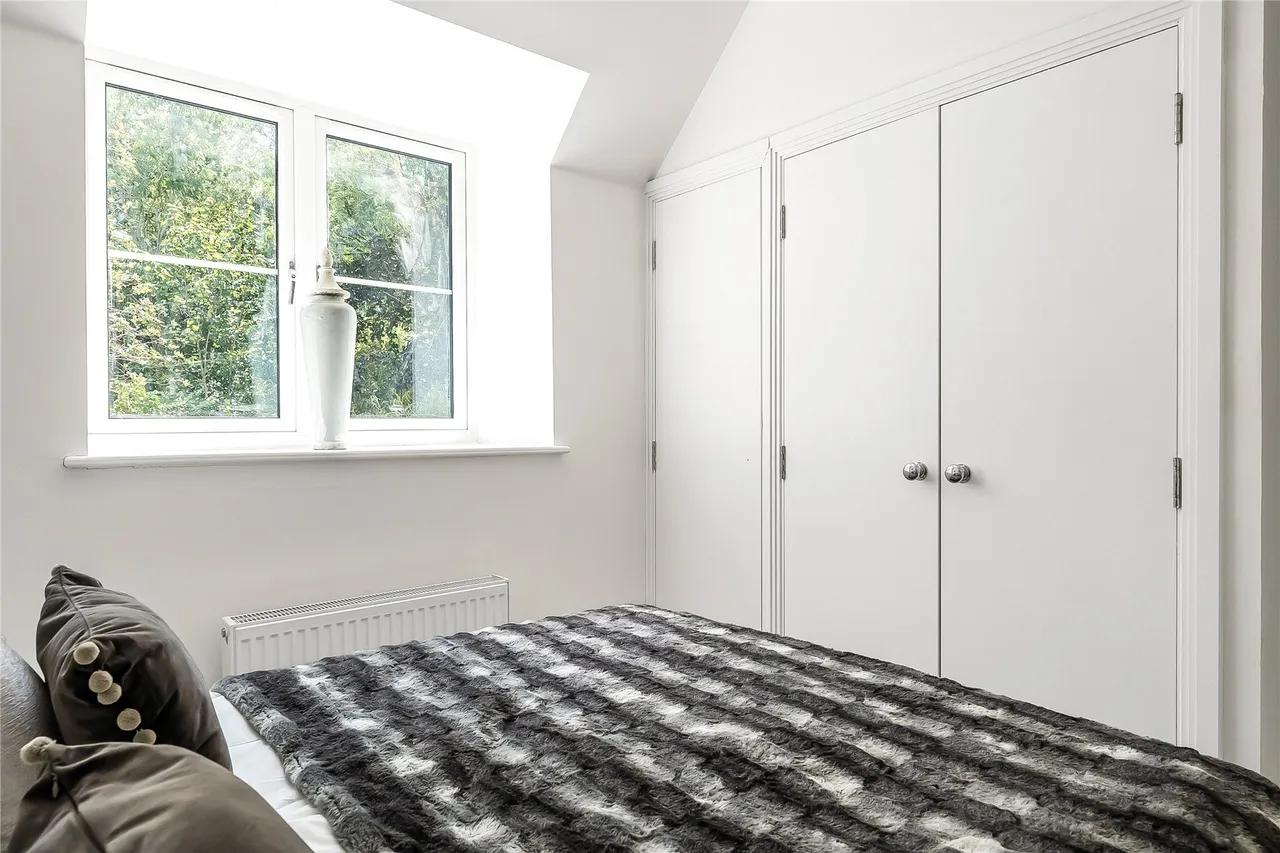 Ockford Road, Godalming, GU7, photo 16