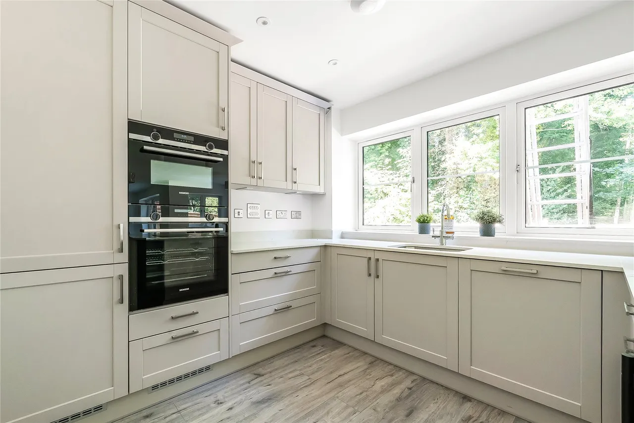 Ockford Road, Godalming, GU7, photo 8