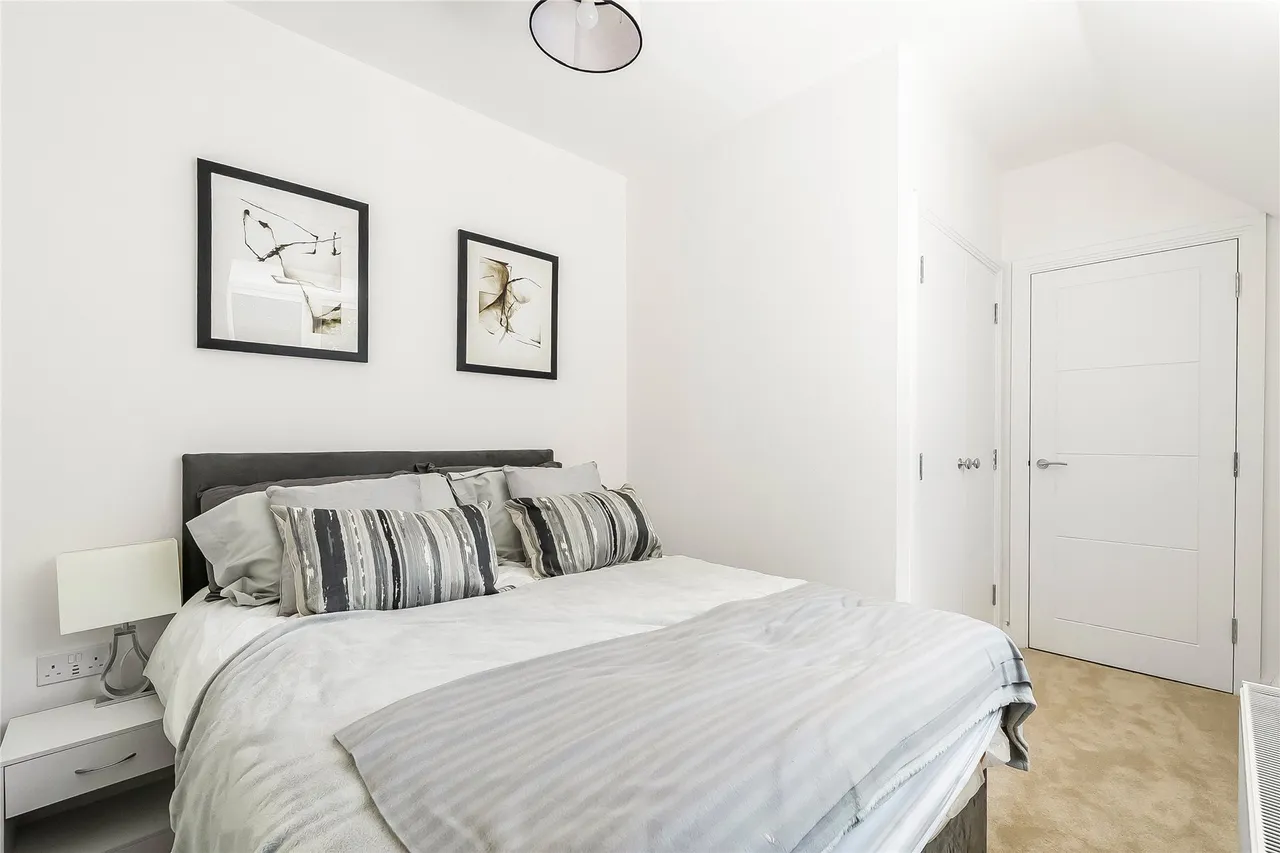 Ockford Road, Godalming, GU7, photo 13