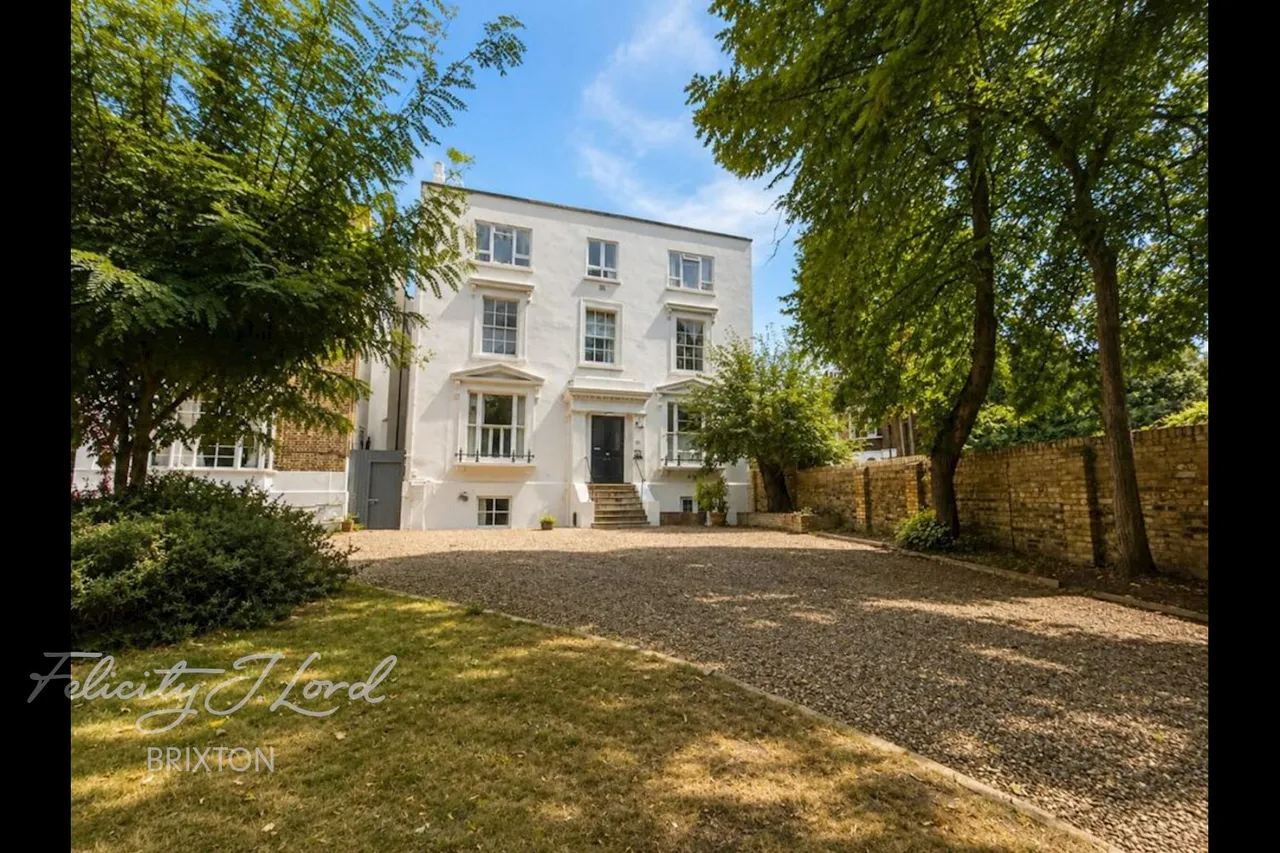 1 bed flat for sale, Larkhall Rise, London