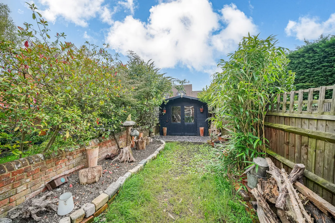 Brook Street, Aston Clinton, HP22, photo 13