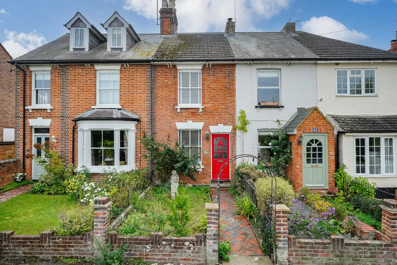 2 bed house for sale, Brook Street, Aston Clinton, HP22