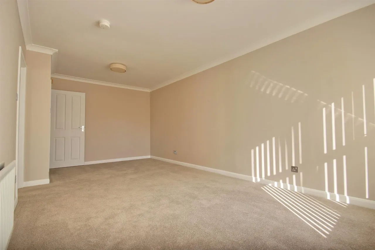 Marchant Close, Beverley, photo 3