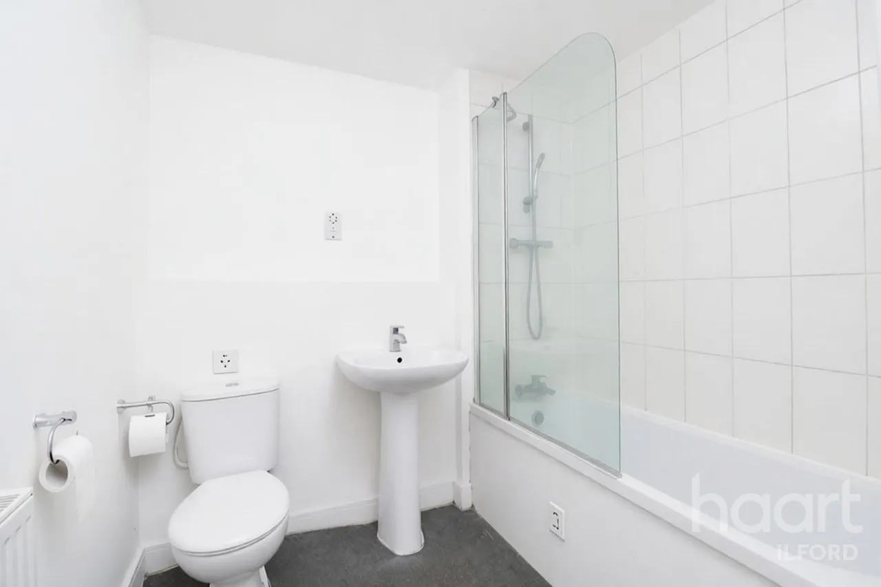 Perth Road, Ilford, IG2, photo 9