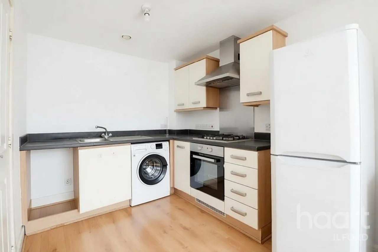 Perth Road, Ilford, IG2, photo 5