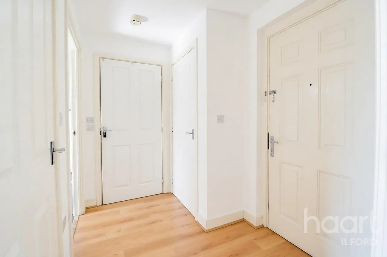 Perth Road, Ilford, IG2, photo 3