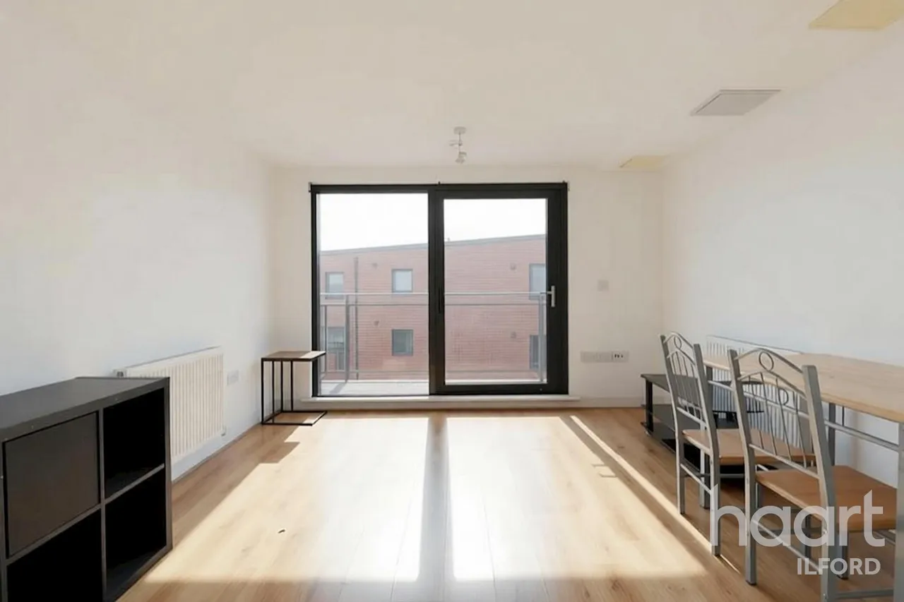 Perth Road, Ilford, IG2, photo 8