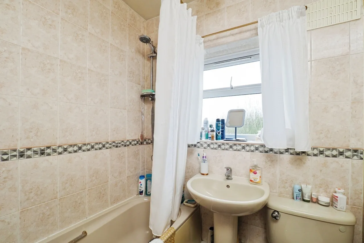 Hoylake Crescent, Bilborough, Nottingham, NG8, photo 14