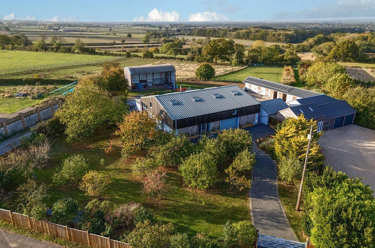 5 bed house for sale, Station Road, Ashcott